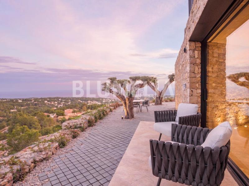 Foto 5462f55f-0585-4bc7-b5bc-4208a49032fe. Haus mit heizung parking pool in La Fustera Benissa