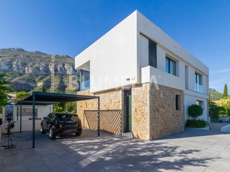 Foto 4005cdd1-8e5b-4c6d-b9c7-514ac7cc23c1. Xalet amb calefacció aparcament piscina a El Montgó Dénia