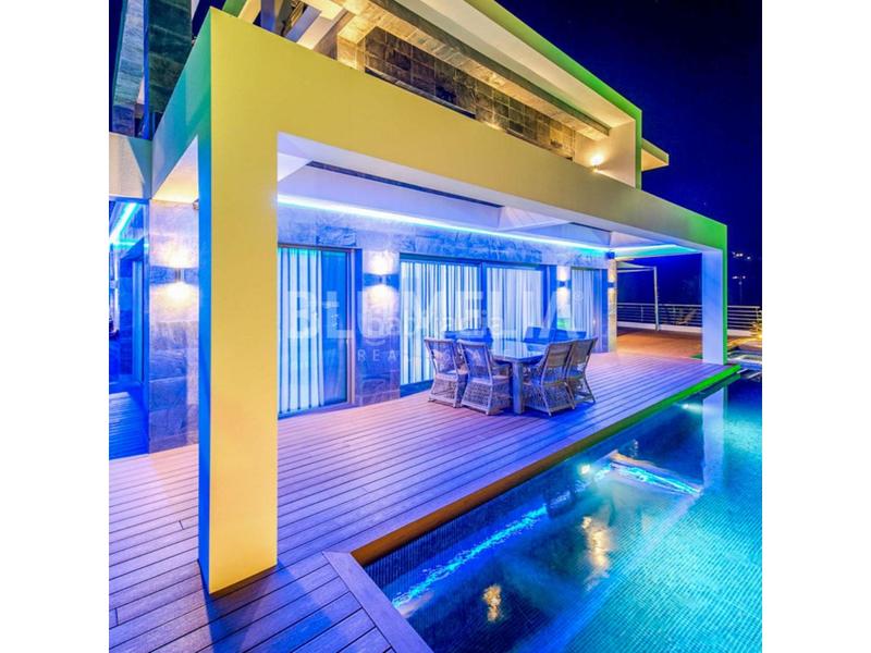 Foto a0d4d089-2179-4032-96cb-7ee632f9acb5. House with heating parking pool in Canuta Calp