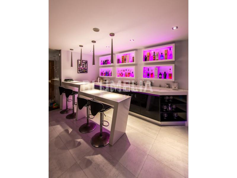 Foto a9eae0f9-d432-4052-82d7-9a9b7bbcd604. House with heating parking pool in Canuta Calp