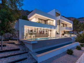 Maison à Altea la Vella. Villa de lujo con vistas al mar de 360 en venta en la sierra de