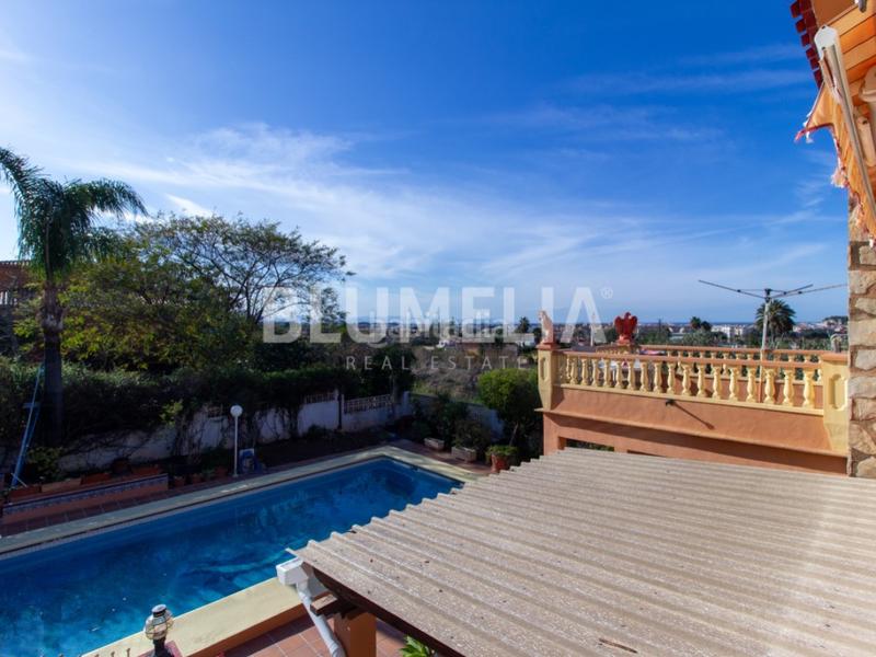 Foto 96484449-2d5f-4650-be3c-627f51f6ff69. Casa con riscaldamento parcheggio piscina in El Montgó Dénia