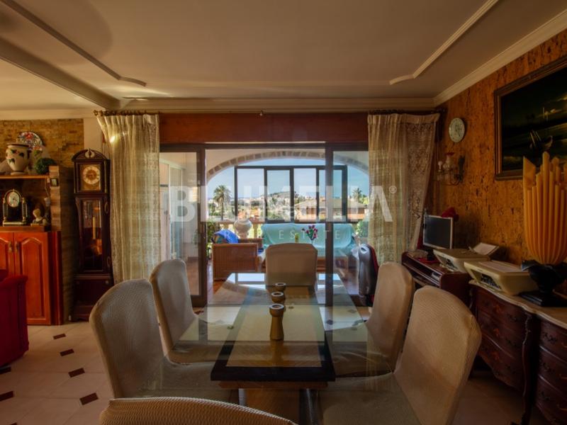 Foto fd3a528b-e157-4824-a373-f2702ced7f27. Casa con riscaldamento parcheggio piscina in El Montgó Dénia