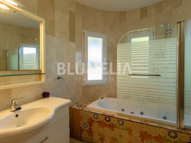 Foto 89bdbb6b-d4a9-408f-8543-24c3847b01f3. Casa amb calefacció aparcament piscina a El Montgó Dénia