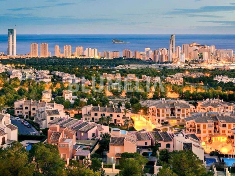 Foto 03b833e1-0cf9-4103-840b-3bf0a3d8f019. Casa amb calefacció aparcament piscina a Golf Bahía Finestrat