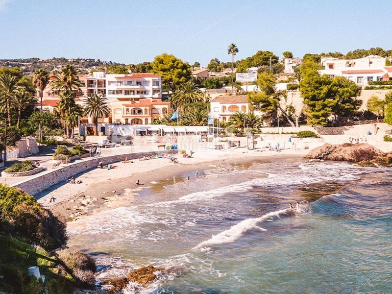 Foto dad6c89e-2543-4418-9688-bfa1fd558737. House with heating parking pool in Cala Advocat-Baladrar Benissa