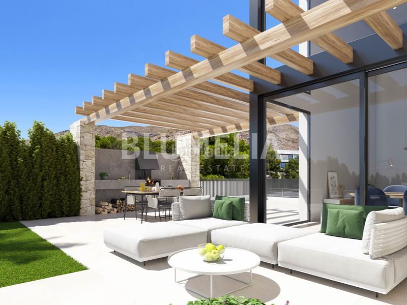 Foto f999584d-f264-4d5e-9a3a-bc3a48d358a2. Casa amb aparcament piscina a Golf Bahía Finestrat