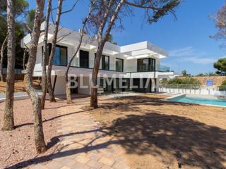 Casa a Las Rotas / Les Rotes. Villa de lujo en construcción a 50 metros del mar en venta en de