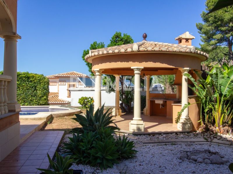 Foto e88eb299-febb-4e36-82dd-63bf85ebaa4b. Casa amb aparcament piscina a La Pedrera-Vessanes Dénia