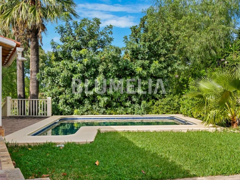 Foto a91c14c4-d401-41d9-a14b-6c8b6ece4386. Casa amb aparcament piscina a Las Rotas / Les Rotes Dénia
