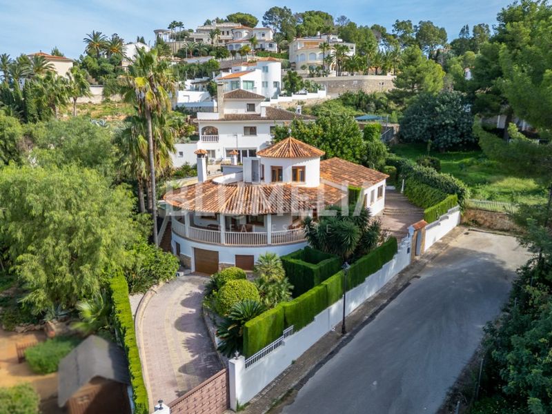 Foto c5e0fa77-43d3-4144-a583-3ff40c0dc1d1. Casa amb aparcament piscina a Las Rotas / Les Rotes Dénia
