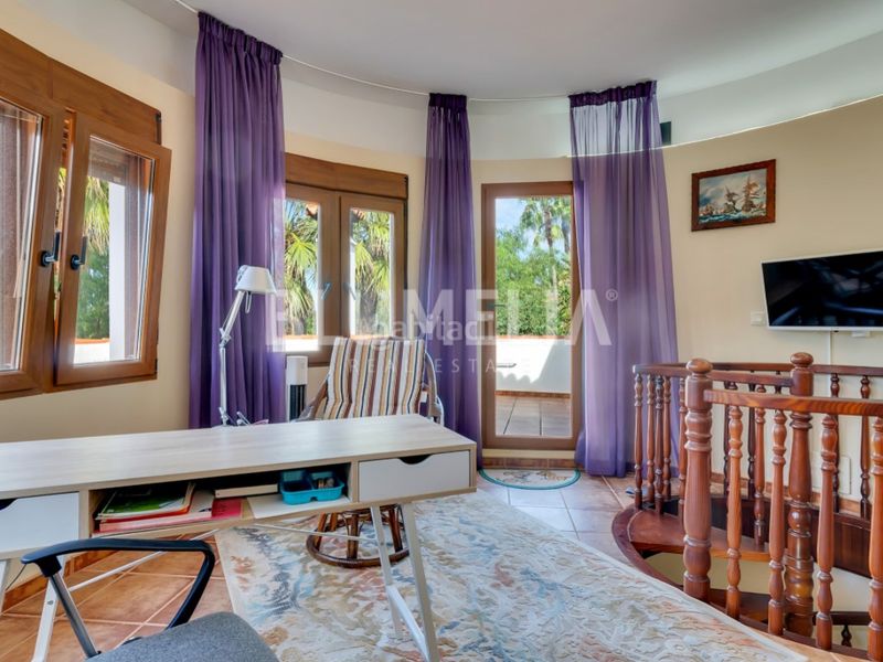 Foto c7c5669d-d218-498d-a845-73a1a2b4daaa. Casa amb aparcament piscina a Las Rotas / Les Rotes Dénia
