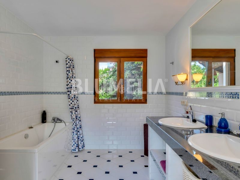 Foto d6a6848c-a520-4232-bca4-4bbd0548a2cb. Casa amb aparcament piscina a Las Rotas / Les Rotes Dénia