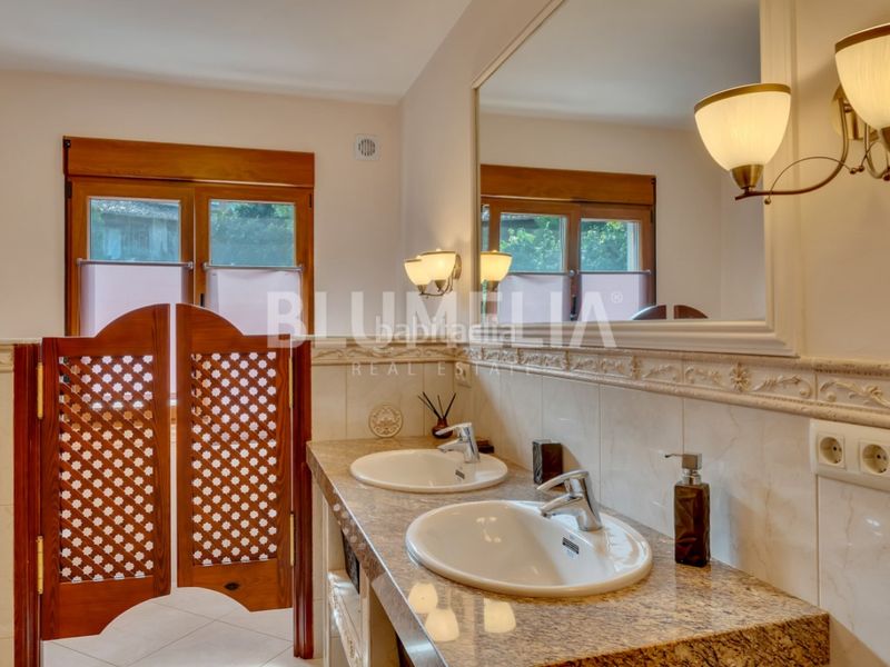 Foto eabddd64-f089-410c-9eea-136cf38cc61b. Casa amb aparcament piscina a Las Rotas / Les Rotes Dénia