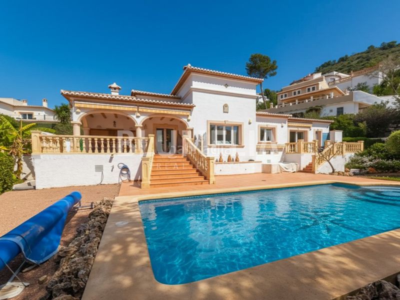 Foto b5a48951-7890-4bfd-99d6-722c8de53d63. Casa amb calefacció aparcament piscina a Paichi Moraira