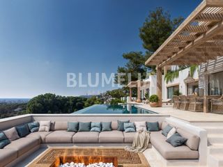 Casa  Avenida garcies dels. Exclusiva villa ibizenca con vistas al mar en venta en benissa