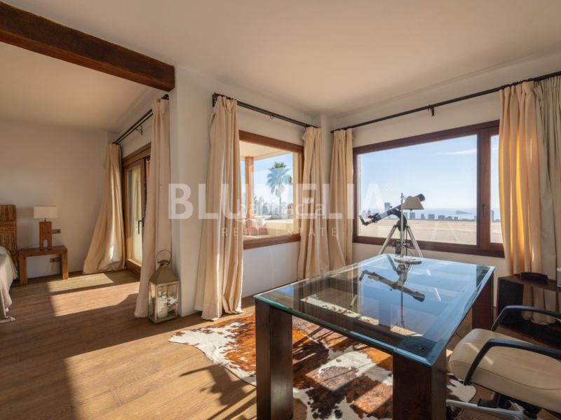 Foto 0622a561-9f3d-489f-9dda-febac2f59f08. Casa amb calefacció aparcament piscina a Golf Bahía Finestrat