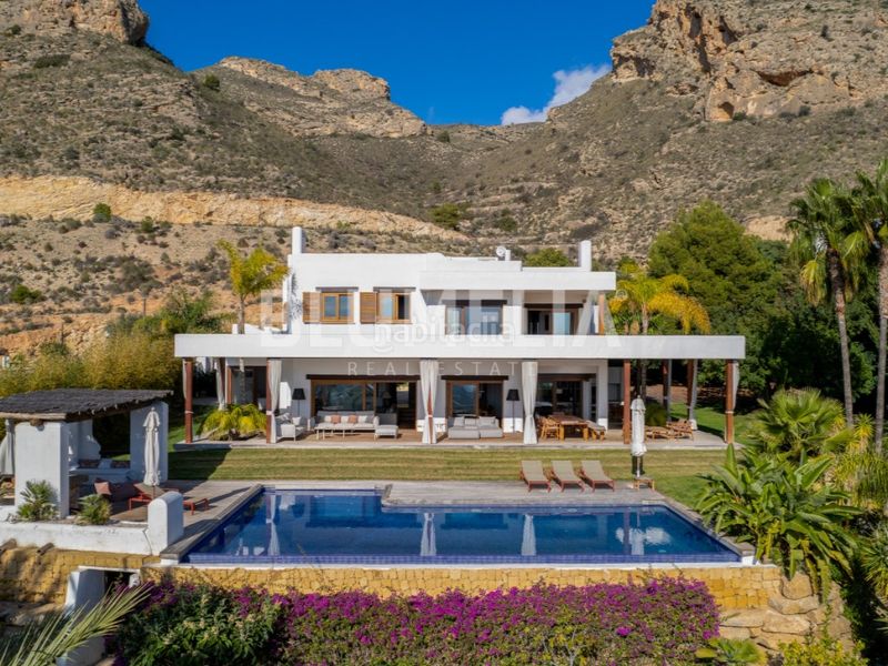 Foto 1fe92466-17b2-411f-8e7d-fc7c1fc0e65a. Casa amb calefacció aparcament piscina a Golf Bahía Finestrat