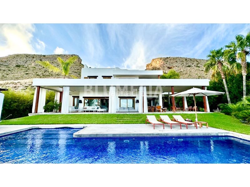 Foto 78bde650-8a02-4bb3-9aeb-a0f96a3f50c6. Casa amb calefacció aparcament piscina a Golf Bahía Finestrat