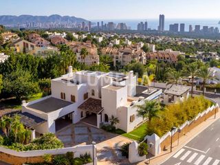 Maison  Calle praga. Exclusiva villa privada estilo ibizenco en venta en finestrat