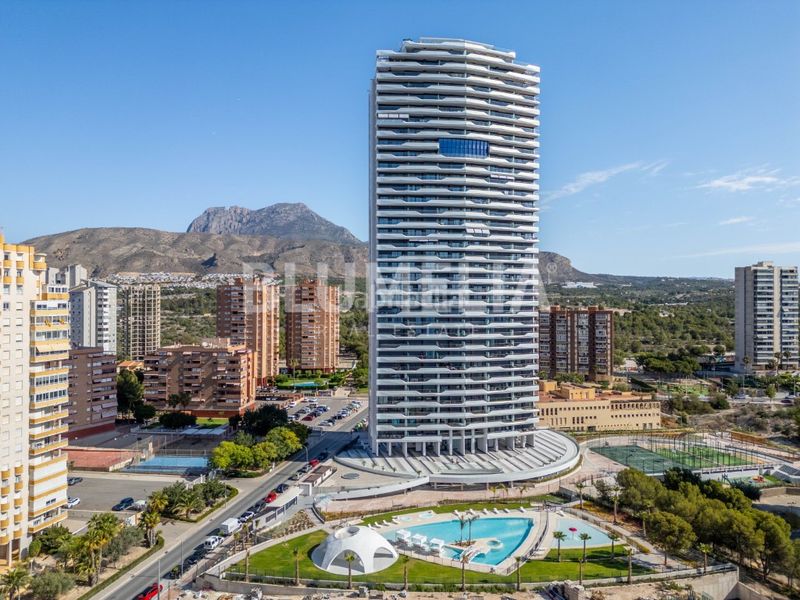 Foto 32e6aae0-3ca8-42aa-989a-6a1d15254560. Apartament amb calefacció aparcament piscina a Playa Poniente Benidorm