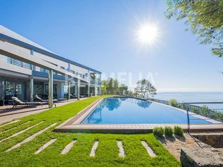 Maison à Mascarat. Villa de lujo frente al mar en venta en altea, alicante