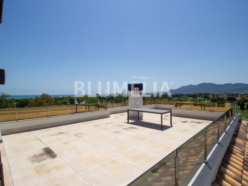 Foto 727ea128-a73e-4056-870c-69f4e0cdaca1. Àtic amb calefacció aparcament piscina a Oliva nova Oliva