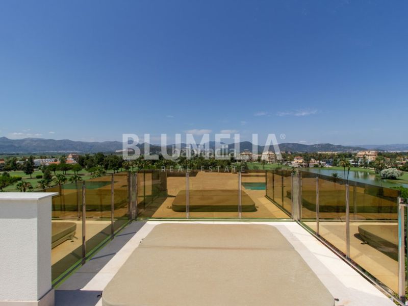 Foto 9b7fa7a7-ffdb-4b43-a747-a6ef11c9e388. Àtic amb calefacció aparcament piscina a Oliva nova Oliva