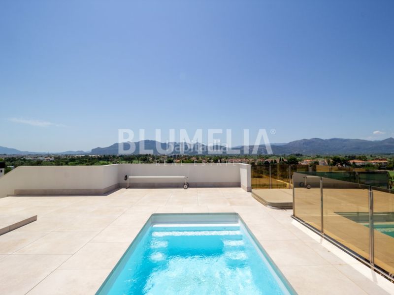 Foto ff9a382b-8d06-4813-a51a-31a85b8db741. Àtic amb calefacció aparcament piscina a Oliva nova Oliva