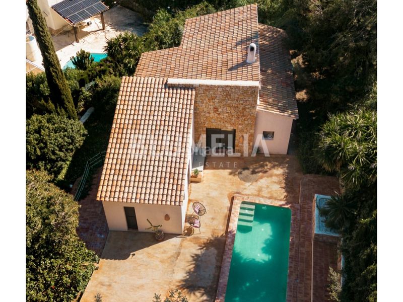 Foto 9308e3c5-eabe-4fc0-92f3-7faee19aeaab. Casa amb aparcament piscina a El Montgó Dénia
