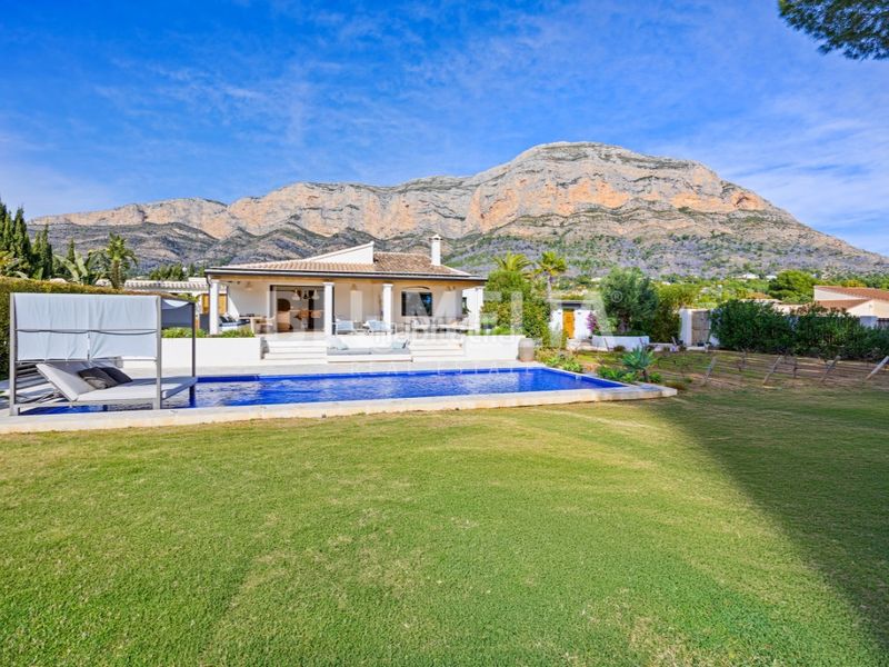Foto a45ad649-0dd4-43cb-ab36-9fb867fab512. House with parking pool in Montgó - Ermita Xàbia