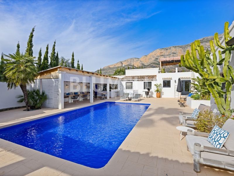 Foto b6427b04-6251-4db9-9dff-5d6b6576ef9d. House with parking pool in Montgó - Ermita Xàbia
