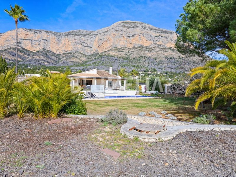 Foto cca96d6c-e641-42dc-a8d2-4756b7368352. House with parking pool in Montgó - Ermita Xàbia
