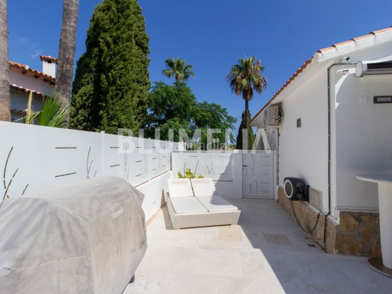 Foto 403bc3a2-6d4a-4b55-89a0-cea07c67e8ce. Casa amb calefacció aparcament piscina a El Montgó Dénia