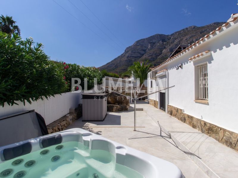 Foto 411bd410-6db6-4f64-8bf7-213564eb7e2e. Casa amb calefacció aparcament piscina a El Montgó Dénia