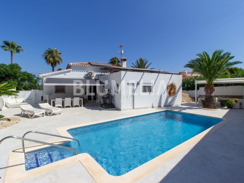 Foto 7d5f01fa-9c98-41dc-9167-462ce4655799. Casa amb calefacció aparcament piscina a El Montgó Dénia