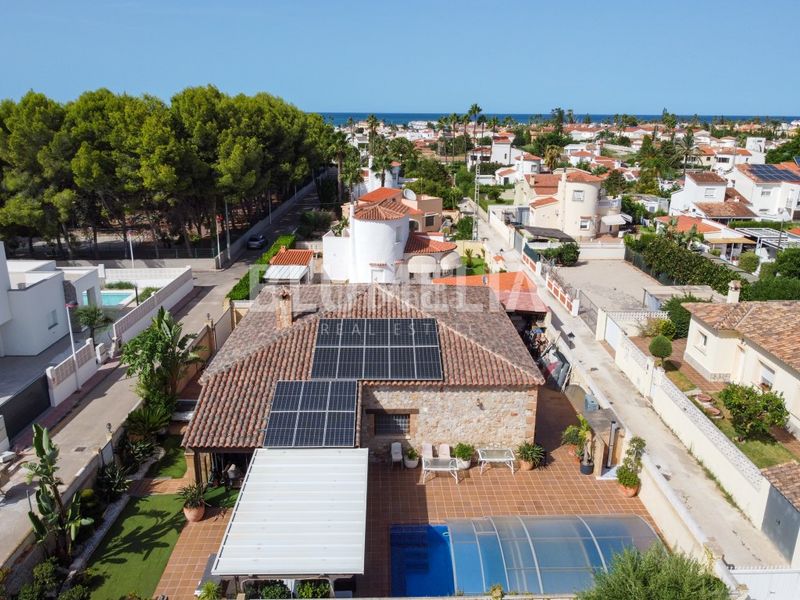 Foto 4546c207-8ffc-4b93-a3f7-6890e89adf88. Casa con parcheggio piscina in Poblets (els)