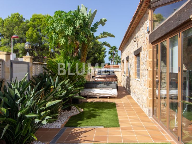 Foto 45d88050-5f69-4eed-b4cf-c868d2176fa2. Casa con parcheggio piscina in Poblets (els)