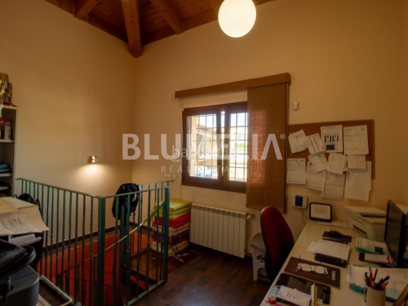 Foto 660436c4-7d95-41f4-80e5-bf8ee8d30f0f. Casa con parcheggio piscina in Poblets (els)