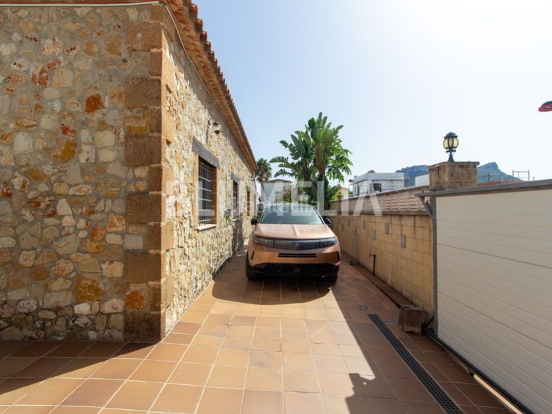 Foto 6d928027-f137-44cd-80b1-a24256d8af9f. Casa con parcheggio piscina in Poblets (els)