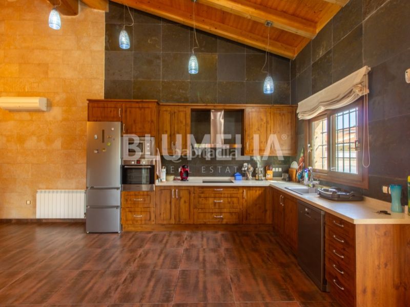 Foto a71fd043-3be9-4829-afcd-d994f8b12311. Casa con parcheggio piscina in Poblets (els)