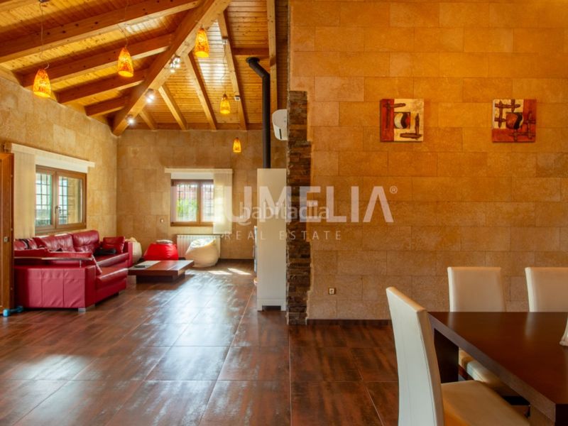 Foto ef9fde91-9fed-4bef-987c-231542f37238. Casa con parcheggio piscina in Poblets (els)