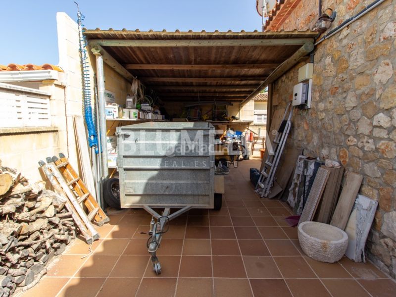 Foto f1cb21c4-ff1d-4850-9ff6-4db7aed295bf. Casa con parcheggio piscina in Poblets (els)
