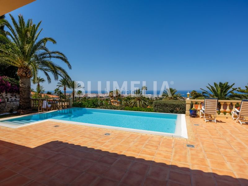 Foto 12848d30-ac3d-4854-977f-71c852ba4867. Casa amb aparcament piscina a El Montgó Dénia