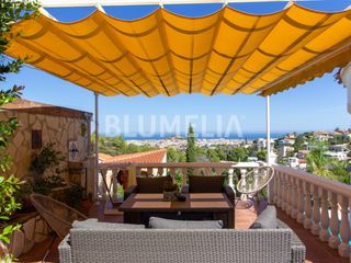 Maison  Calle zeus. Villa con vistas al mar y al montgó en venta en dénia