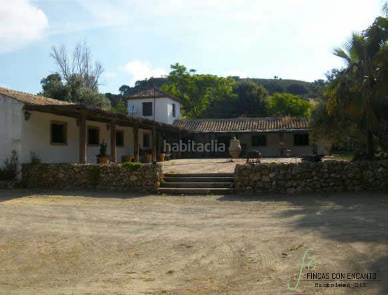 Foto 38641e55-f841-4db0-9834-4d56ce852499. Masia amb xemeneia piscina a Marchena