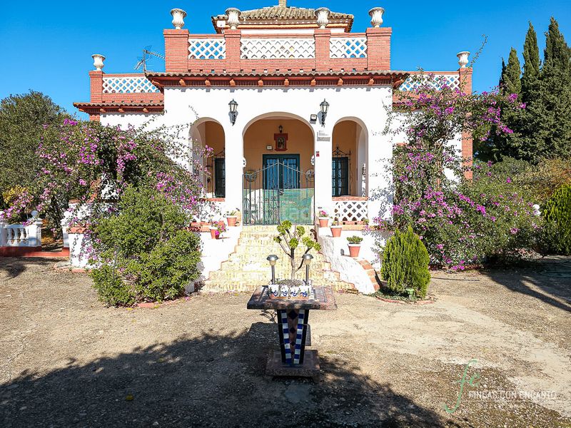 Foto d3c56892-2bf3-4ea4-bec5-b80d90674253. Masia amb xemeneia piscina a Puente Genil