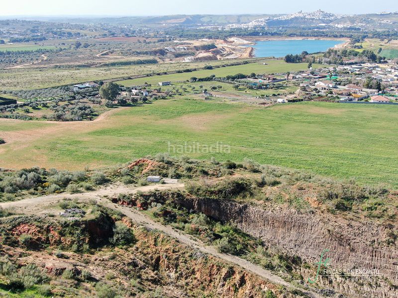 Foto b5323c6f-c8da-4491-b31b-b15942eef0e2. Finca rústica a Arcos de la Frontera