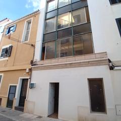 Gebäude in Carrer de la lluna 18. Oportunidad para construir 7 viviendas en el centro de mahón