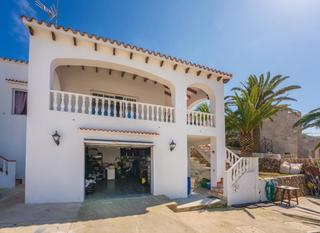 Chalet en Disseminat es canutells 47. Chalet con espectacuares vistas al mar, a sólo 50 metros de la p